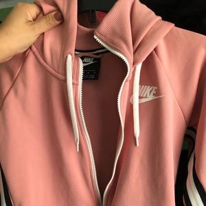 NIKE ZIP UP HOODIE